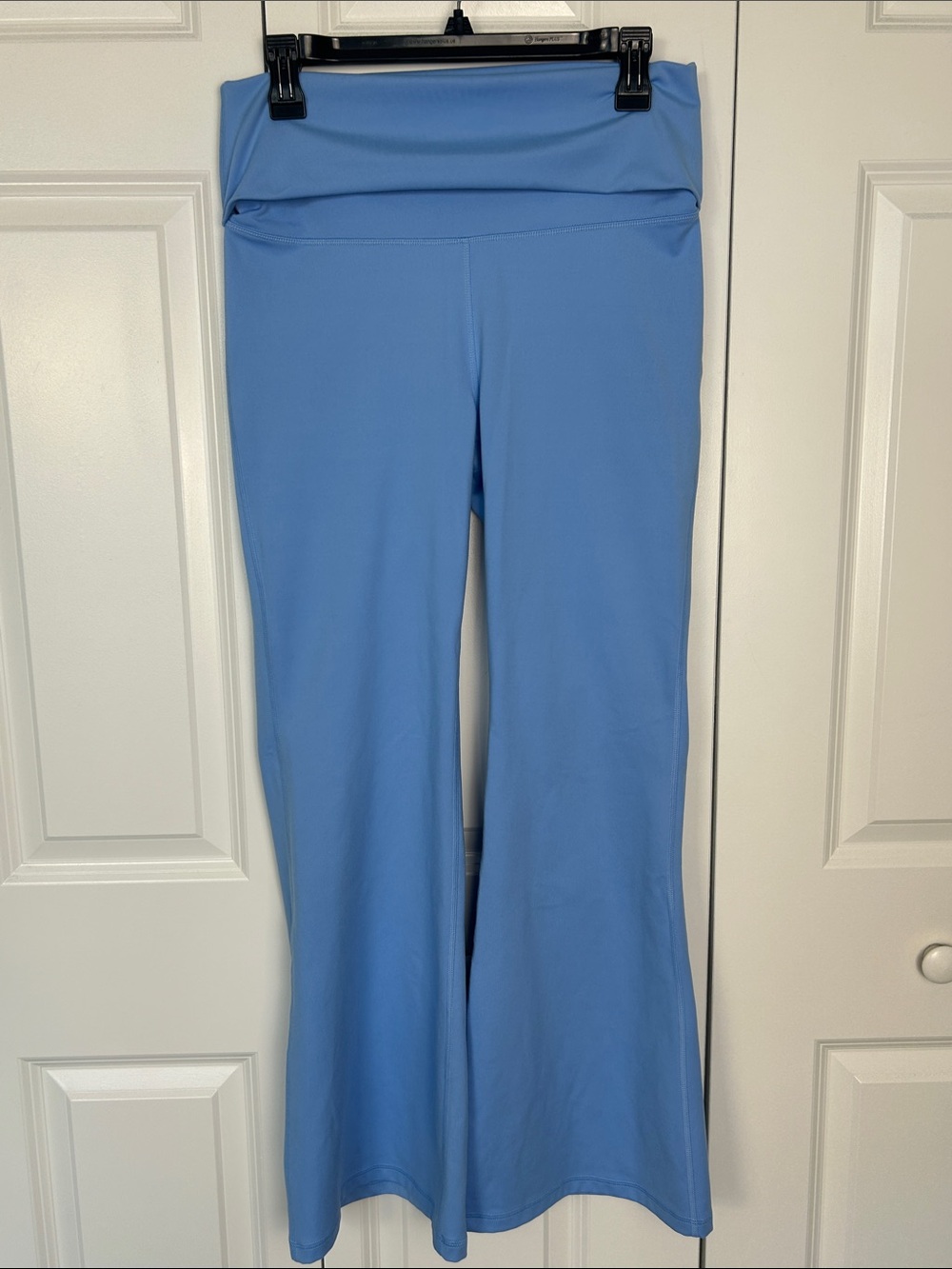 Yogalicious Women's Light Blue Flare Yoga Pants size Large